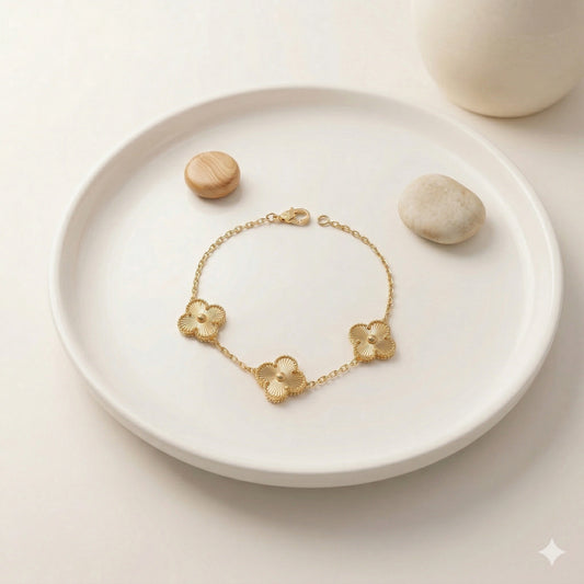 Four-Leaf Gold Jewellery Set – Necklace, Earrings, Ring & Bracelet