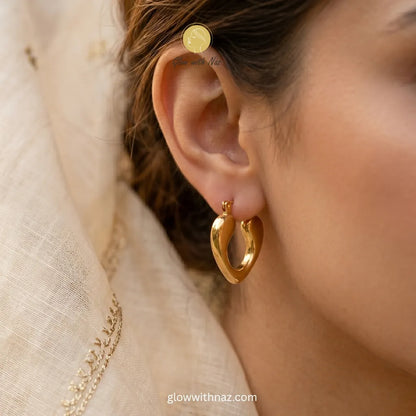 Heart hoop earrings in 18k gold plated stainless steel