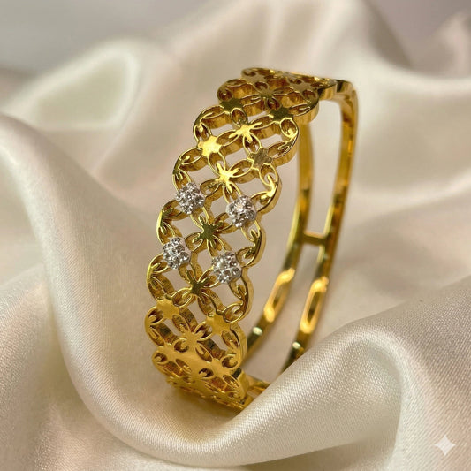 Royal Lattice Diamond Hand Cuff - Royal Lattice Diamond Hand CuffGlow with NazGlow With NazN-B015Royal Lattice Diamond Hand Cuff