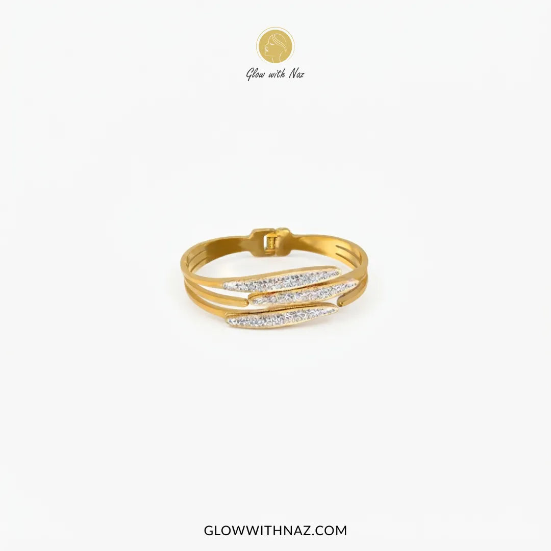 Measurement diagram of gold fish crystal cuff bracelet showing 6.1cm diameter and 26.5g weight by Glow With Naz